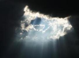 449_sun_rays_through_dark_clouds